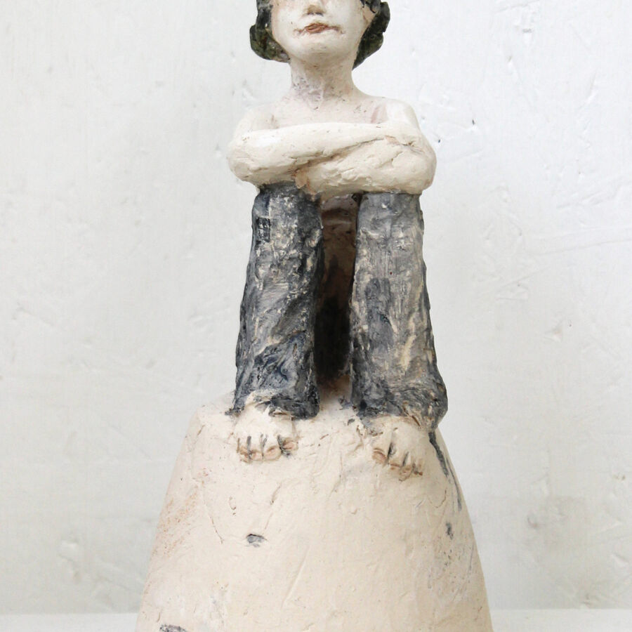 Stefanie Supplieth, dumm gelaufen, 2023, Keramik bemalt, 20 cm